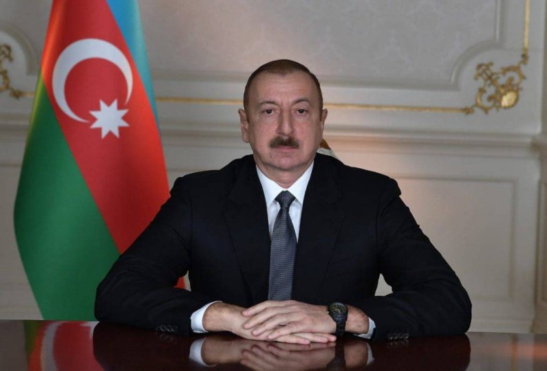 Prezident icra başçısını vəzifəsindən azad etdi