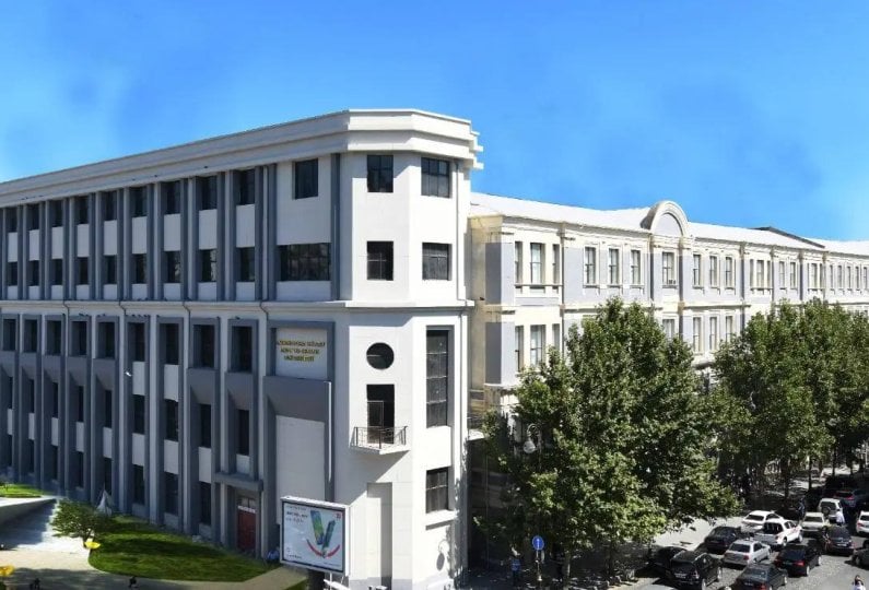 Bu Universitetdə vakansiya var - maaş 3 min manatdan çoxdur
