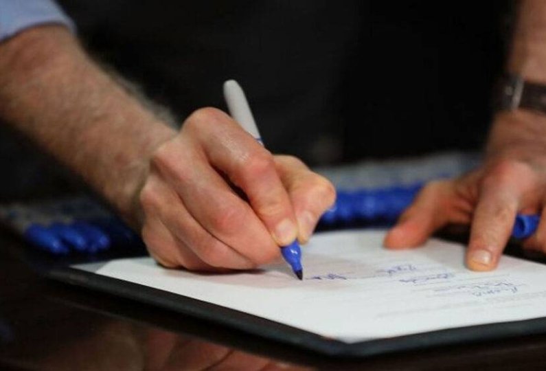 Bu işçilər əmək müqaviləsinə xitam vermək barədə ərizəsini istədiyi vaxt geri götürə biləcəklər