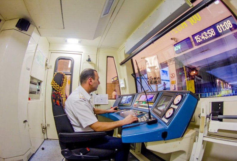 Metro işçilərinin maaşları 15 % artırılıb